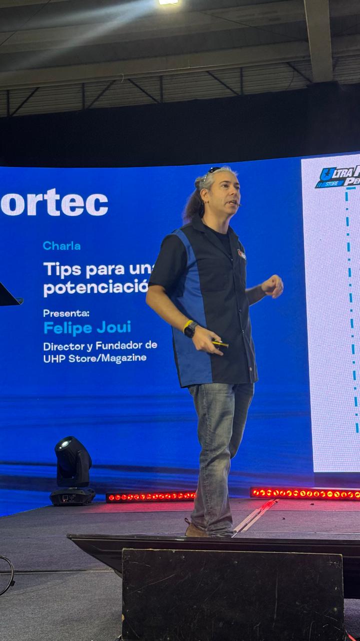 Felipe dando clases
